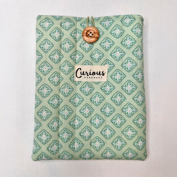 Kindle Sleeve - Queenie with Cream Inner